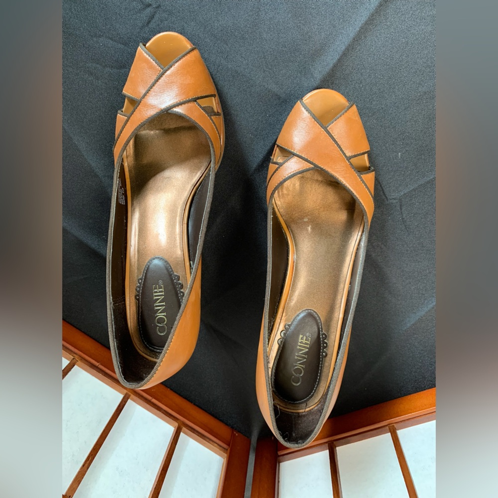 Connie Women’s ShoesTanBrown/Black GoodCondition Size9.5Leather/Fabric upper - Picture 1 of 7